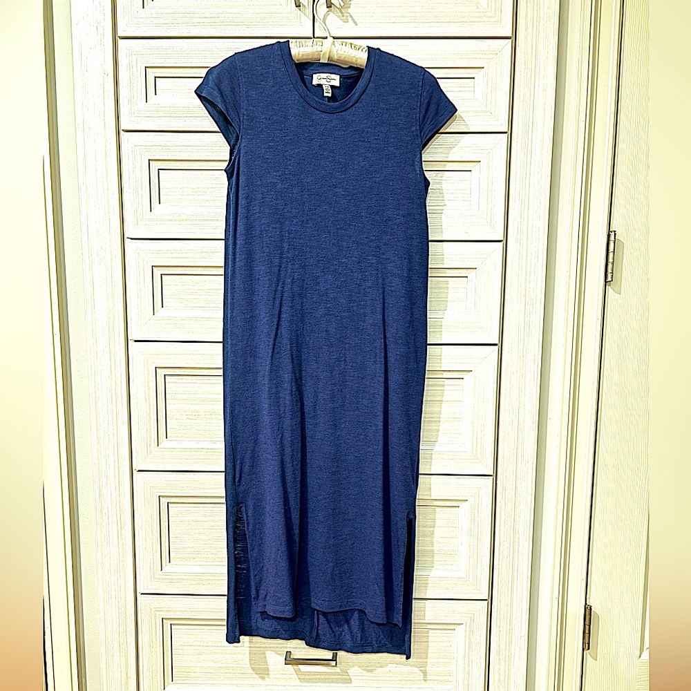 Blue Cotton T-Shirt Dress w Small Side Slits. 👕👗💙🩵